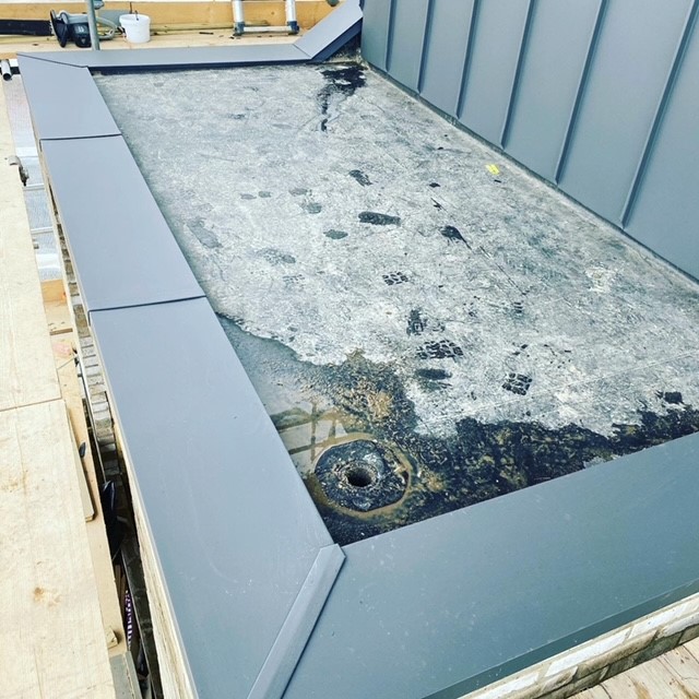 Lockline Roofing aluminium dark grey standing seam cladding Image 5 Lockline Roofing aluminium dark grey standing seam cladding Image 5